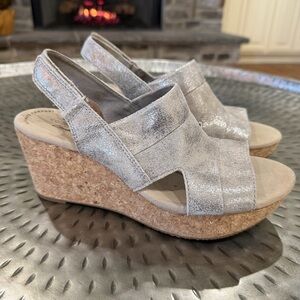 CLARKS Annadel Pewter Platform Wedge Sandal Size 8M